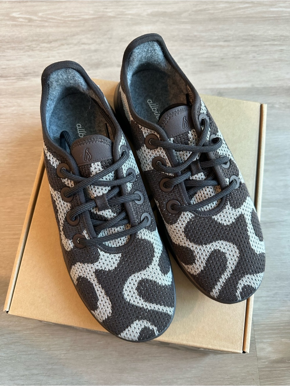 Allbirds tree runner fungi brown print, men’s 8, new in box!